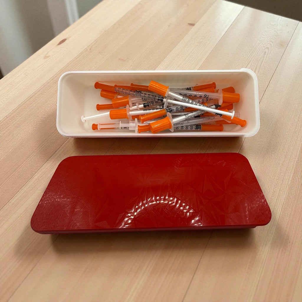 Syringe  storage case  holder– holds up preloaded syringes and insulin pens