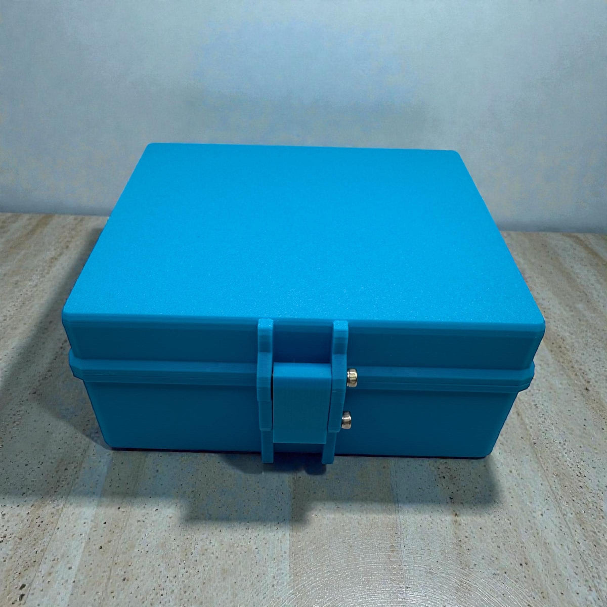 Peptides travel case storage organizer and syringe holder for 10ml vial