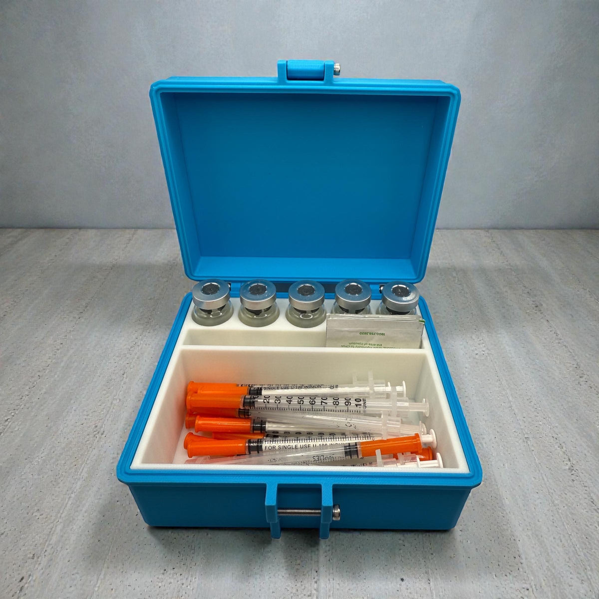 Peptides travel case storage organizer and syringe holder for 10ml vial