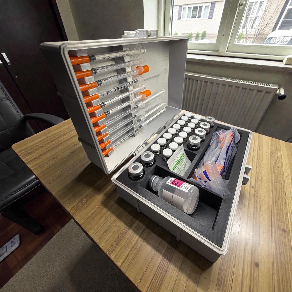 Large capacity insulin & peptide storage case – multi-vial organizer with syringe lid holder